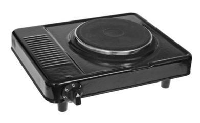 老滿是灰塵的虹吸在黑色背景上。蜘蛛網(wǎng)纏繞的方式